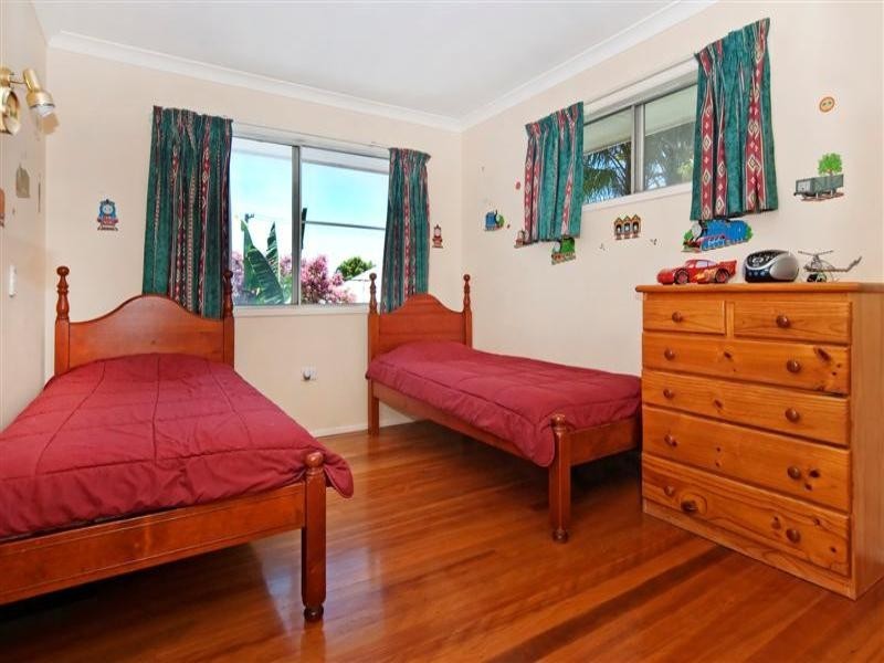 8 Galsworthy Street, Holland Park West QLD 4121