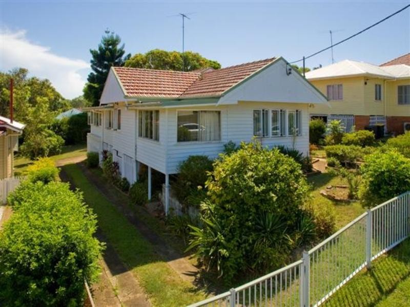25 Iveagh Avenue, Holland Park West QLD 4121
