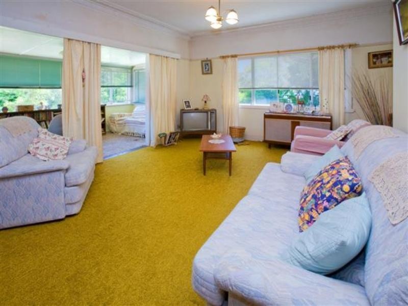 25 Iveagh Avenue, Holland Park West QLD 4121