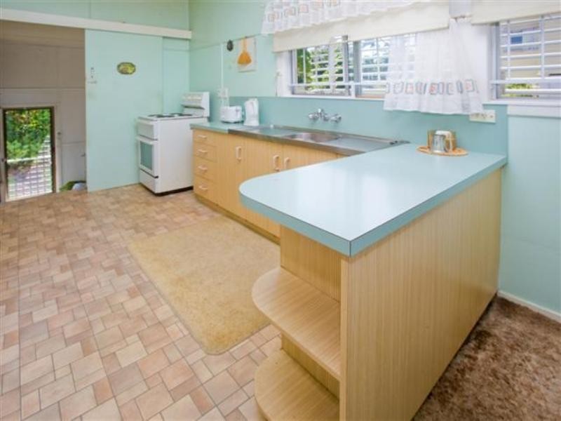 25 Iveagh Avenue, Holland Park West QLD 4121