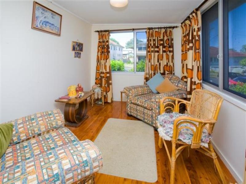 25 Iveagh Avenue, Holland Park West QLD 4121