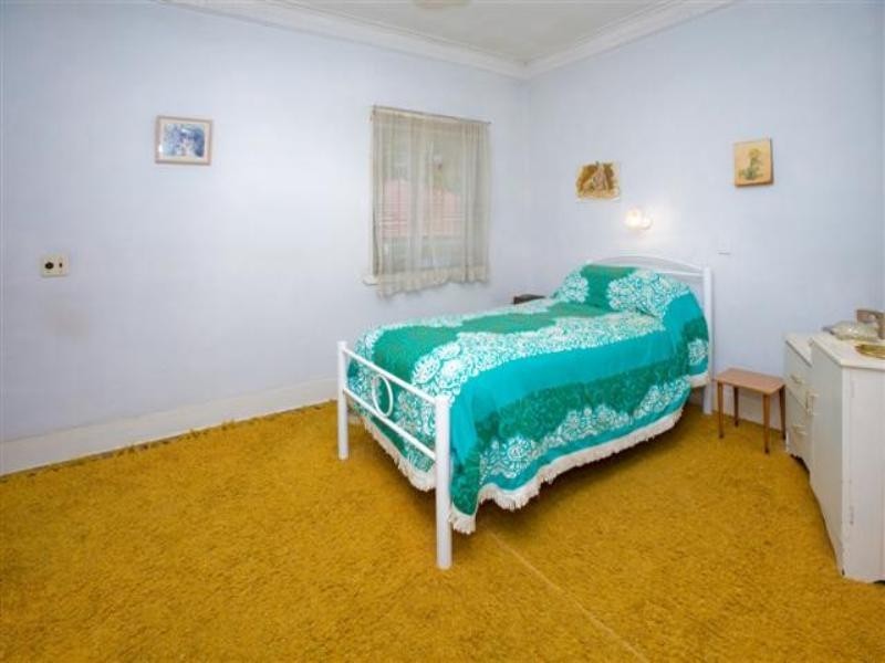 25 Iveagh Avenue, Holland Park West QLD 4121