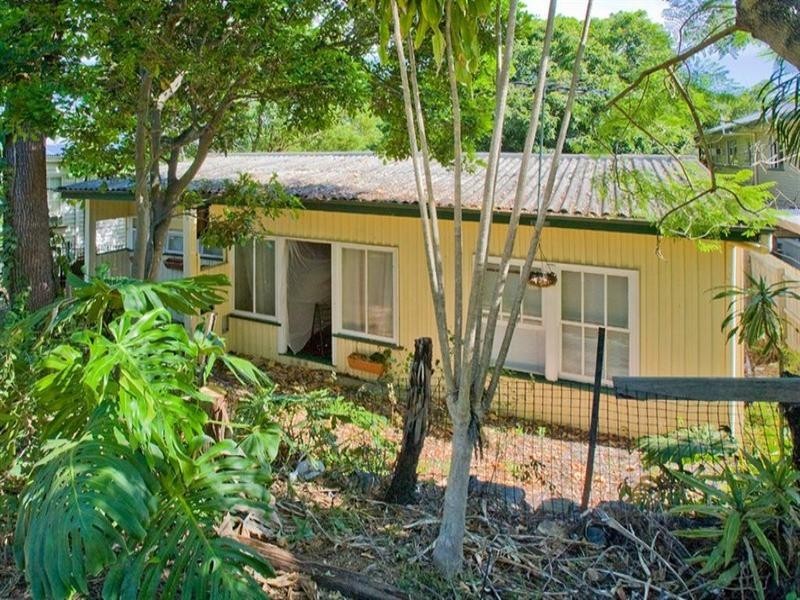 10 Gosman Street, Newmarket QLD 4051