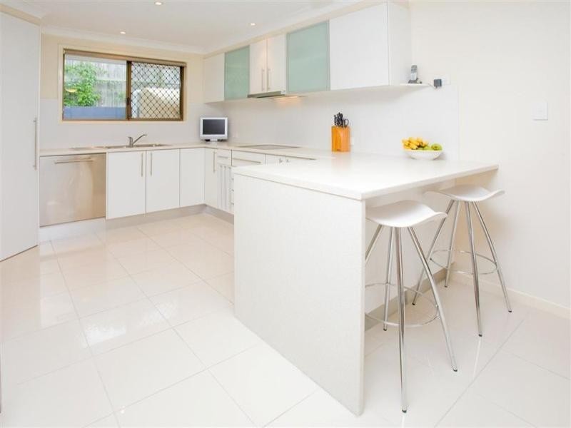 23 Bassett Street, Holland Park QLD 4121