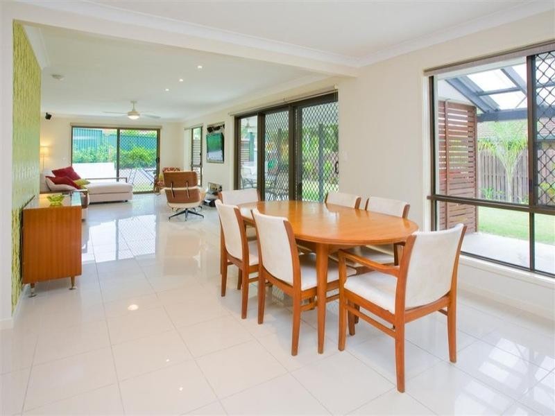 23 Bassett Street, Holland Park QLD 4121
