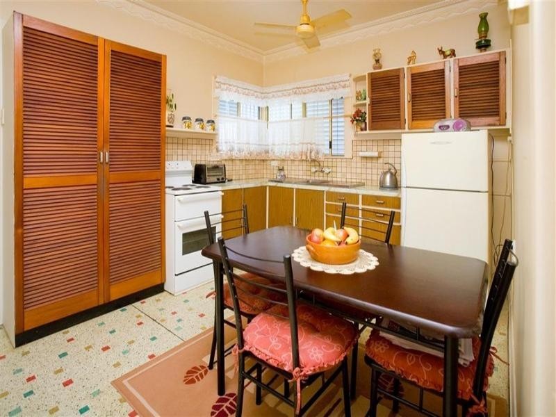 131 Laura Street, Tarragindi QLD 4121