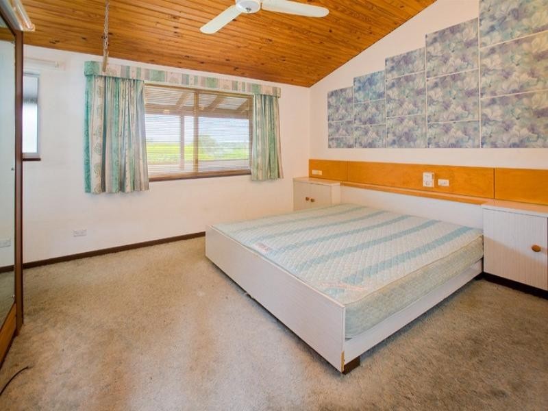 49 Waverley Road, Camp Hill QLD 4152