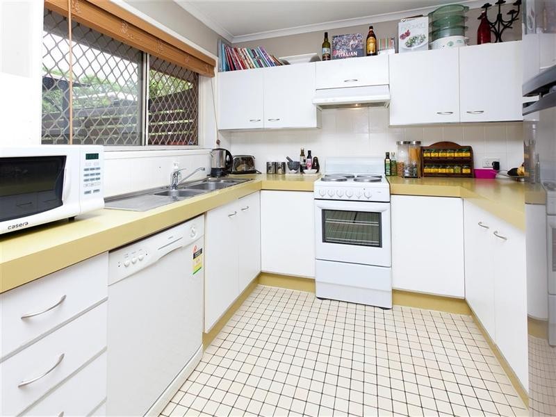 4/5 Woodford Street, Holland Park West QLD 4121