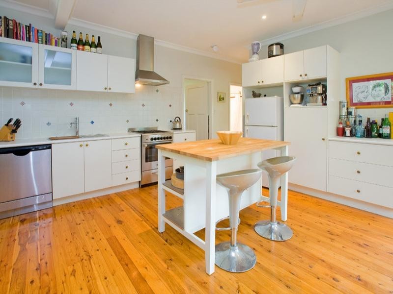 48 Waratah Avenue, Holland Park West QLD 4121