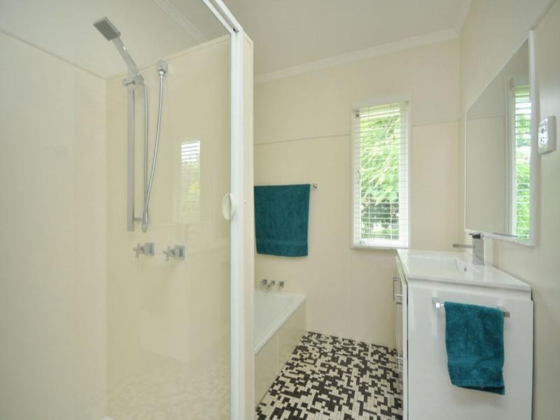 15 Lymm Street, Mount Gravatt East QLD 4122