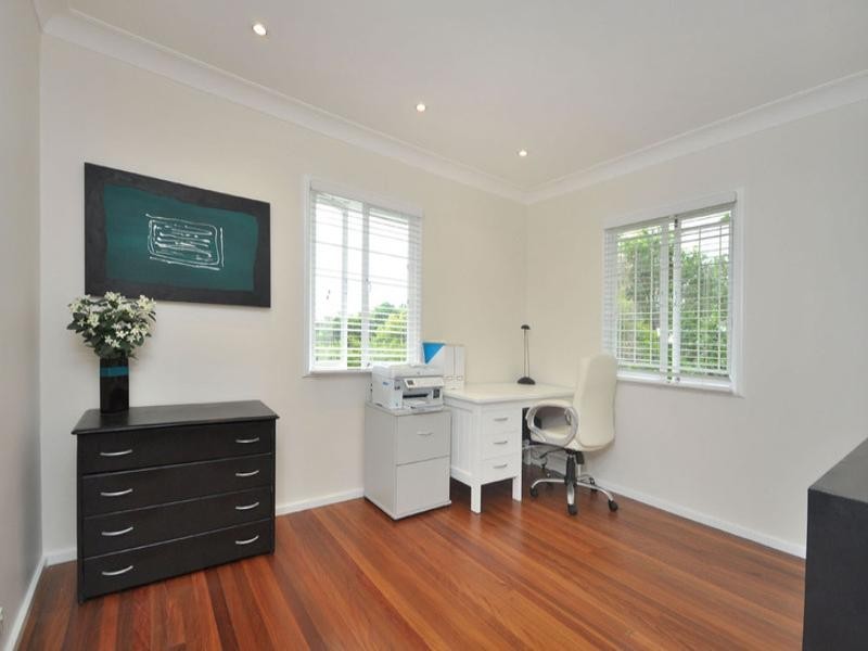 15 Lymm Street, Mount Gravatt East QLD 4122