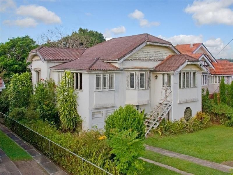 14 Curlewis Street, Holland Park West QLD 4121