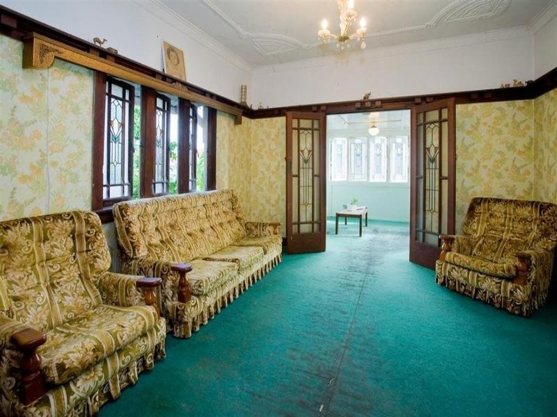 14 Curlewis Street, Holland Park West QLD 4121