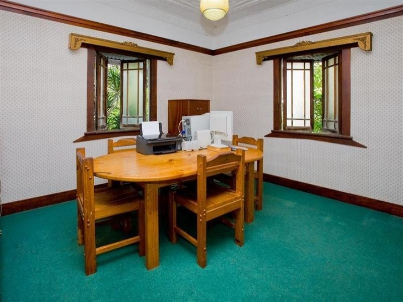 14 Curlewis Street, Holland Park West QLD 4121