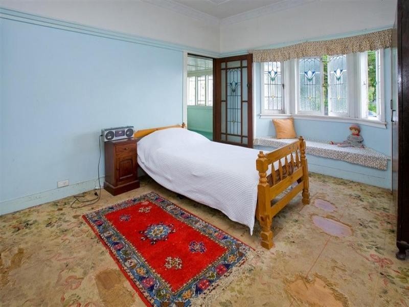 14 Curlewis Street, Holland Park West QLD 4121