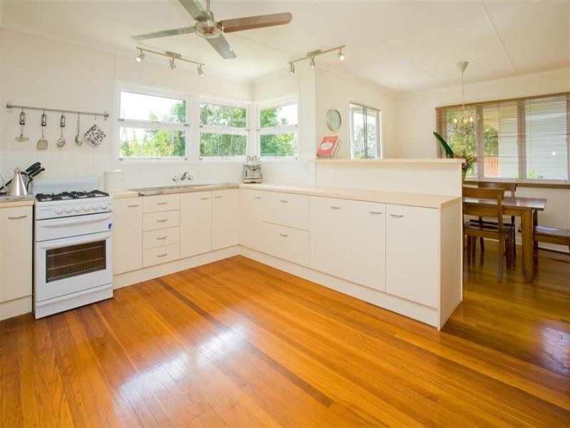 22 Sapphire Street, Holland Park QLD 4121