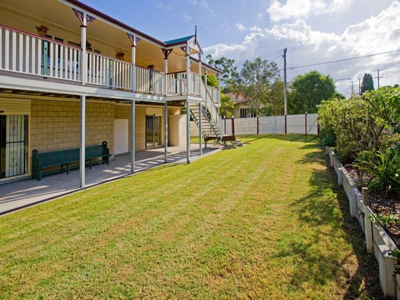 711 Cavendish Road, Holland Park QLD 4121