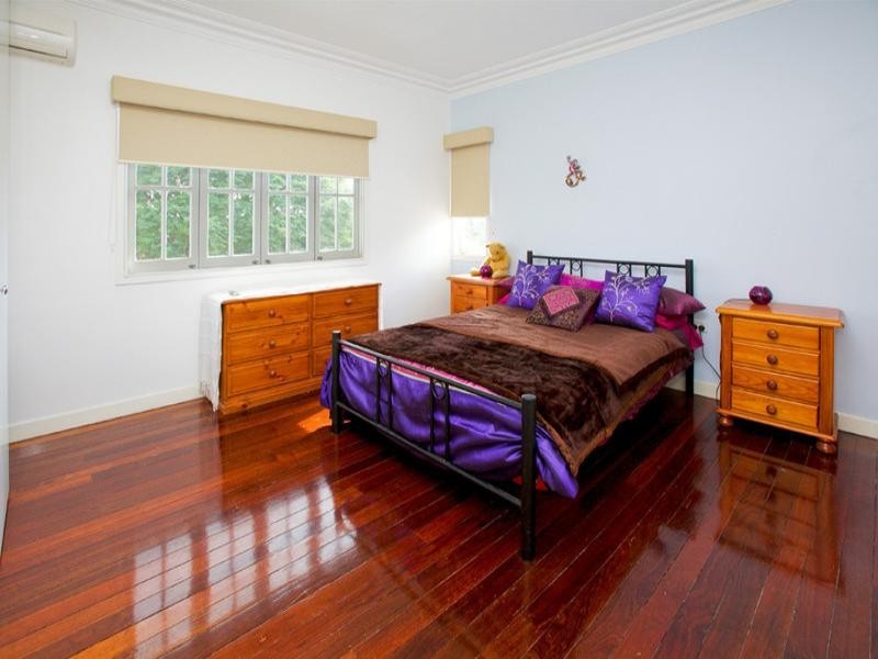 52 Rita Street, Holland Park QLD 4121