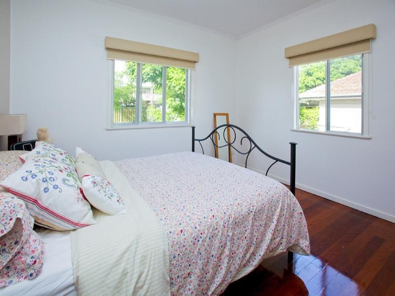 52 Rita Street, Holland Park QLD 4121