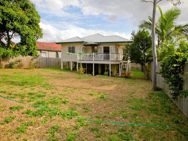 52 Rita Street, Holland Park QLD 4121