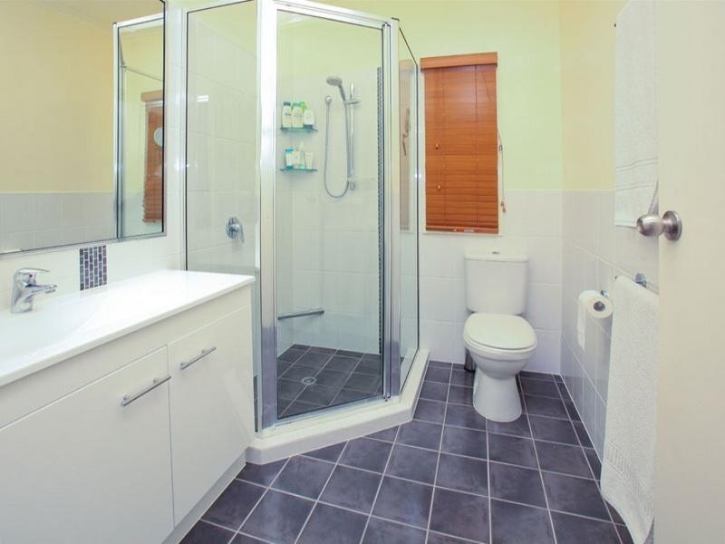 10 Mar Street, Holland Park QLD 4121