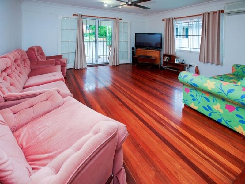 137 Victor Street, Holland Park QLD 4121