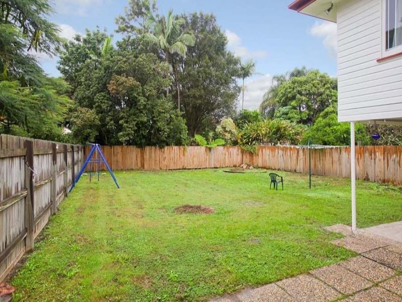 137 Victor Street, Holland Park QLD 4121