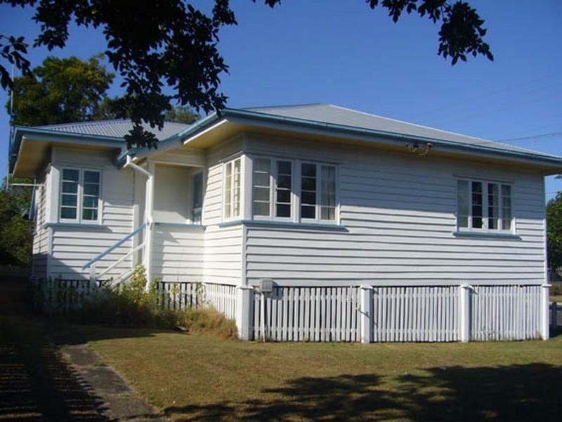 26 Rowton Street, Holland Park QLD 4121