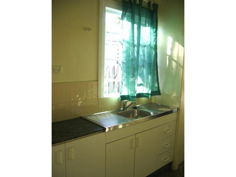 26 Rowton Street, Holland Park QLD 4121