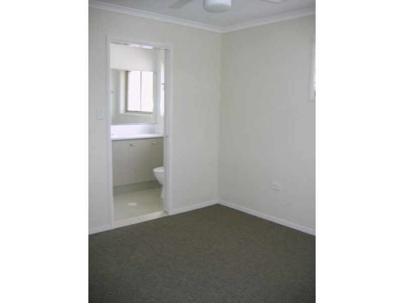 67 Pickthorne Street, Holland Park West QLD 4121