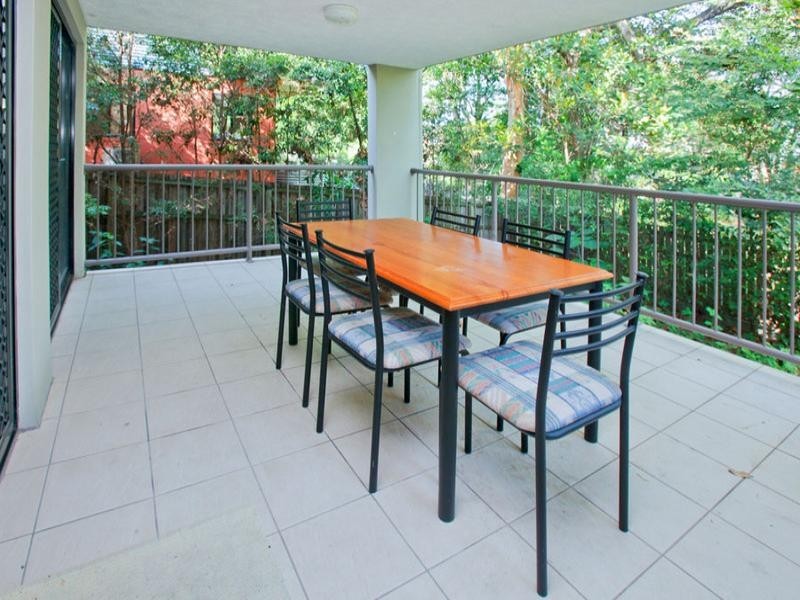 2/23 Crest Street, Mount Gravatt East QLD 4122