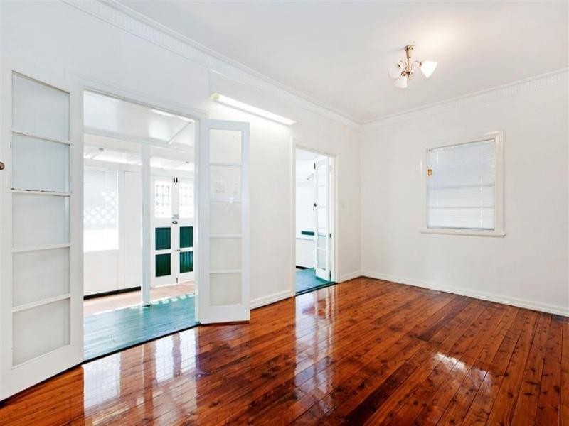 19 Greenmount Avenue, Holland Park QLD 4121