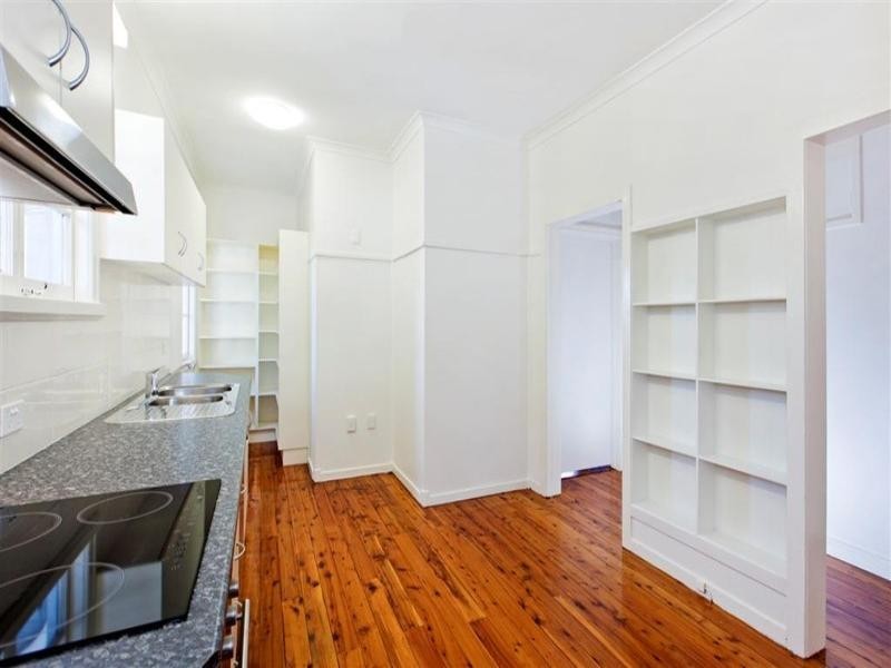 19 Greenmount Avenue, Holland Park QLD 4121