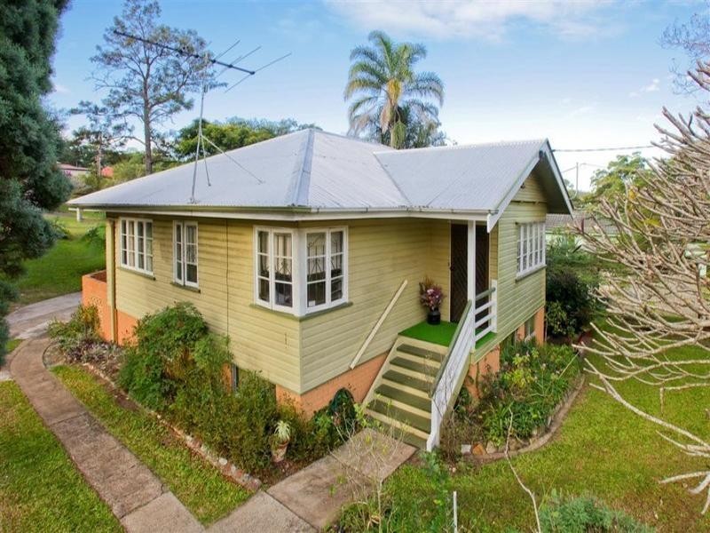 6 Sapphire Street, Holland Park QLD 4121