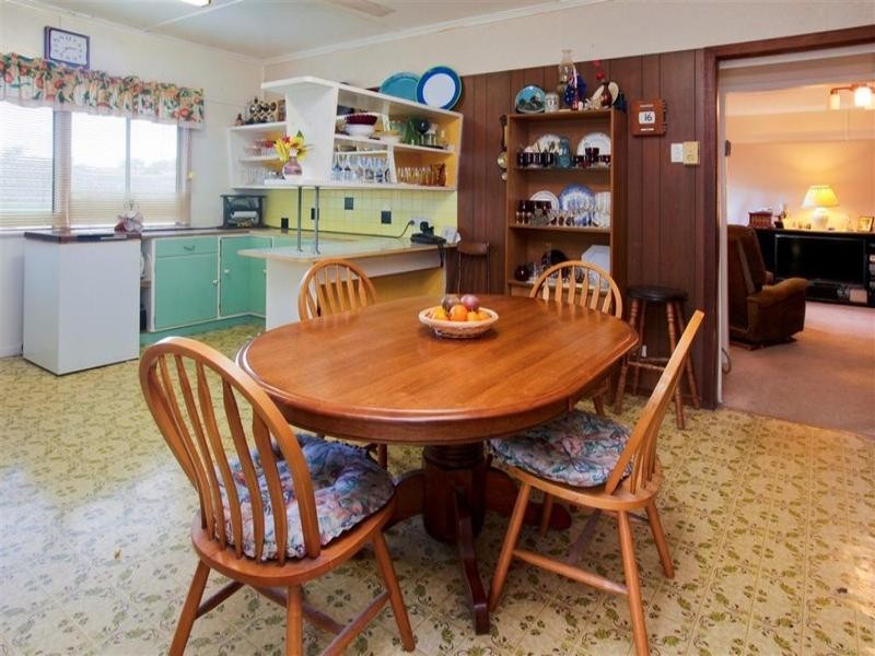 6 Sapphire Street, Holland Park QLD 4121