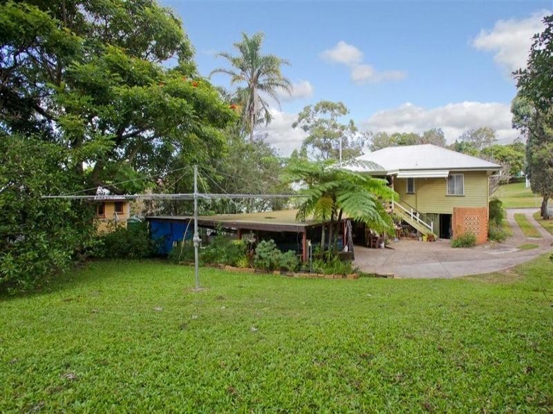 6 Sapphire Street, Holland Park QLD 4121