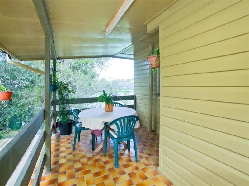 6 Sapphire Street, Holland Park QLD 4121