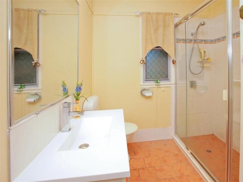 6 Sapphire Street, Holland Park QLD 4121