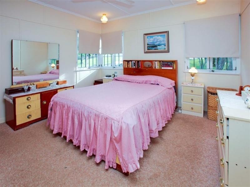 6 Sapphire Street, Holland Park QLD 4121