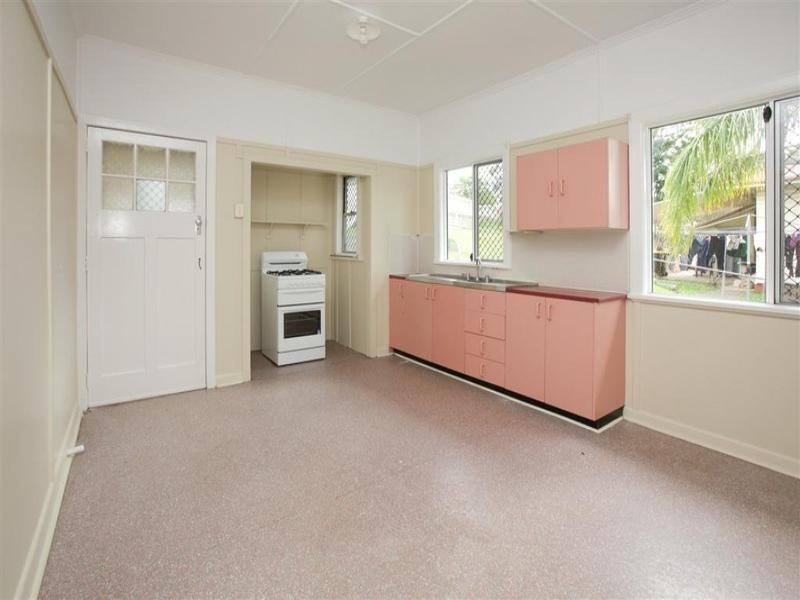 29 Fry Street, Holland Park QLD 4121