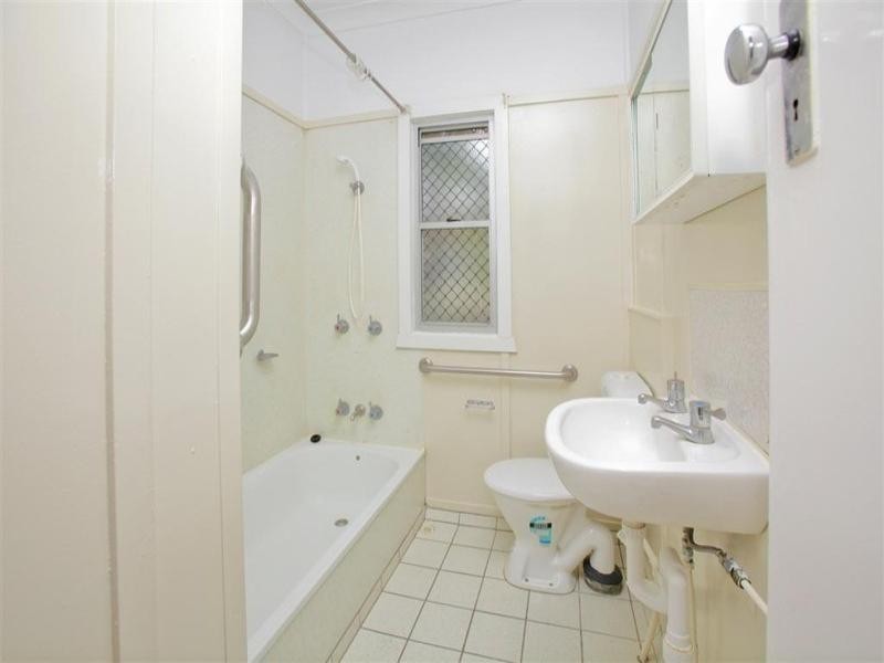 29 Fry Street, Holland Park QLD 4121