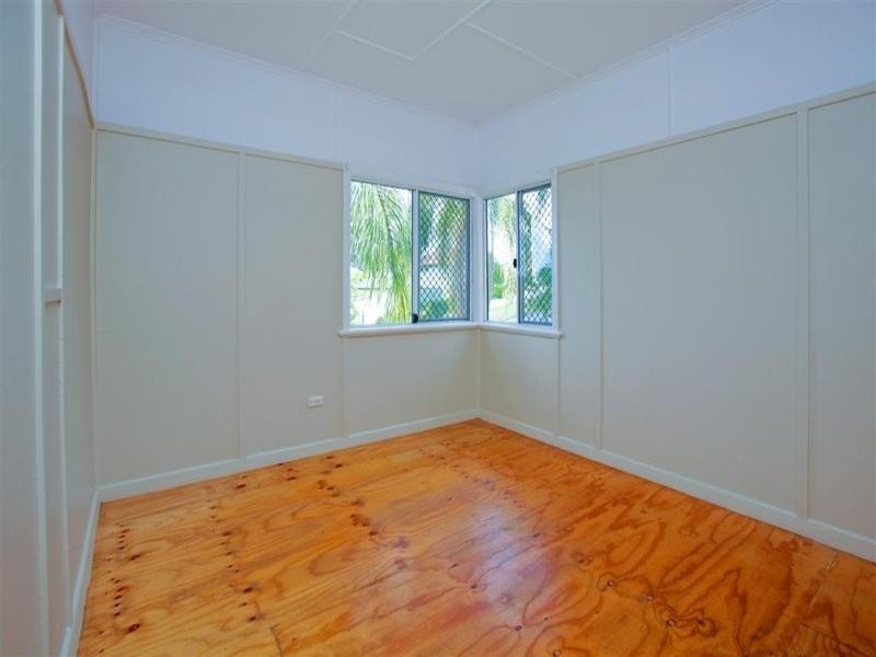 29 Fry Street, Holland Park QLD 4121