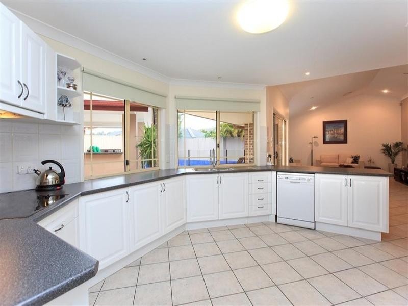 20 Van Dyck Rise, Mackenzie QLD 4156