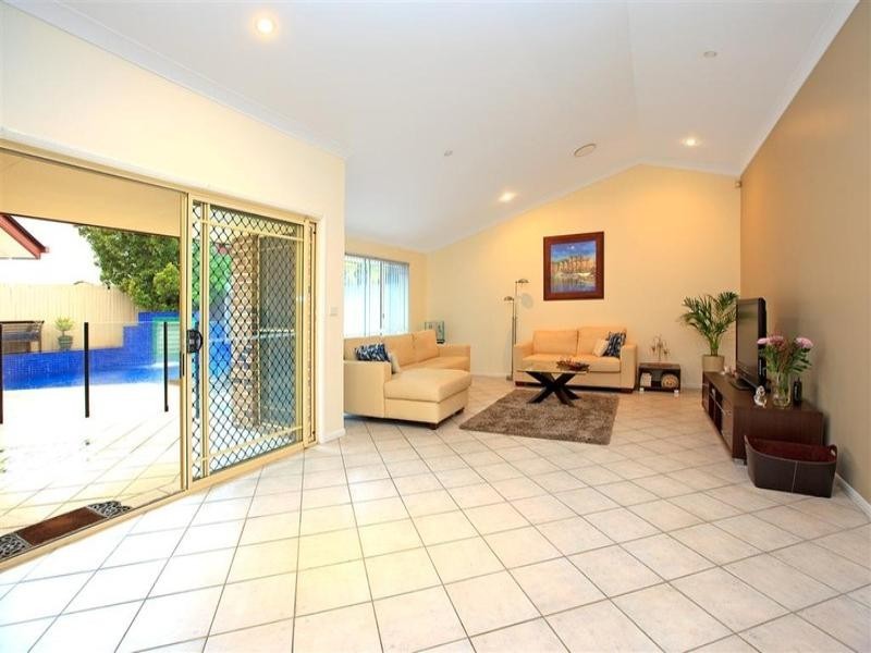 20 Van Dyck Rise, Mackenzie QLD 4156