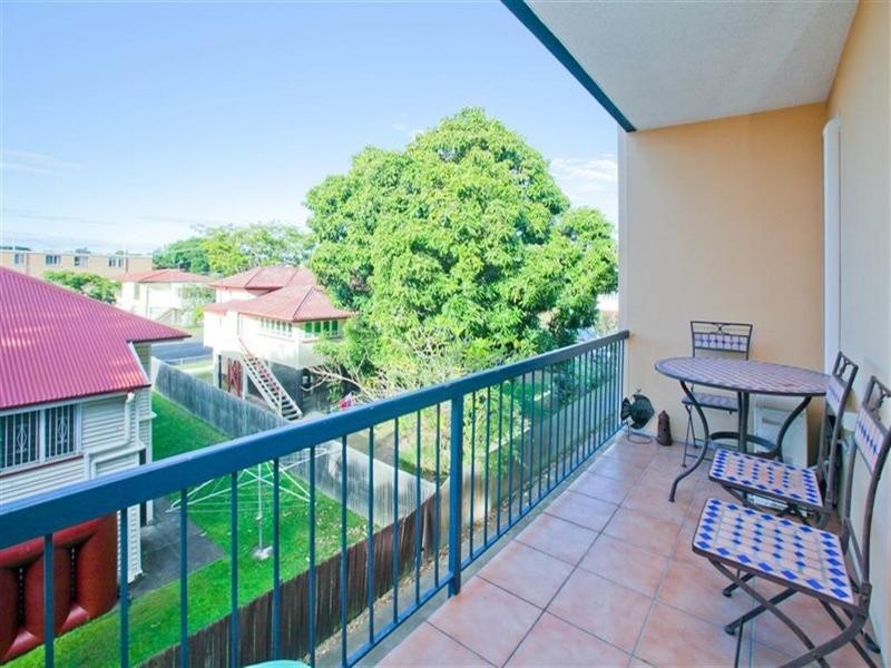 6/12 Birdwood Street, Coorparoo QLD 4151