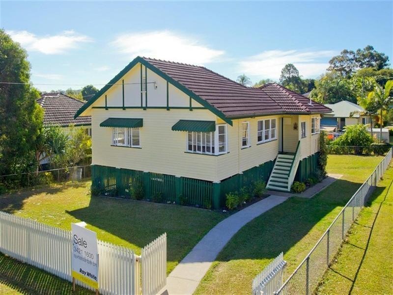 18 Cape Street, Holland Park QLD 4121