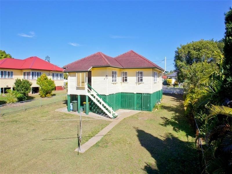 18 Cape Street, Holland Park QLD 4121