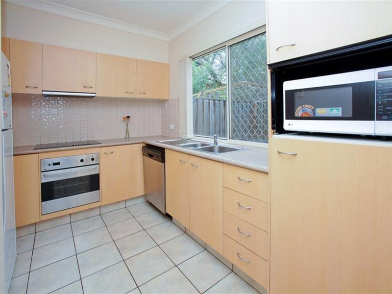 2/7 Stamford Street, Yeerongpilly QLD 4105