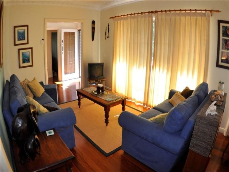 49 Binya Street, Holland Park QLD 4121