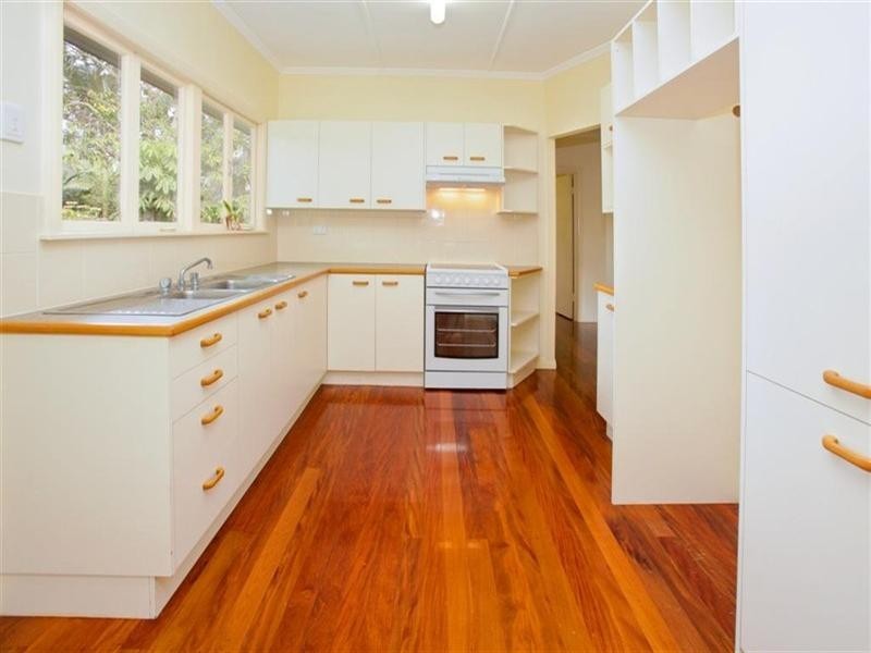 49 Binya Street, Holland Park QLD 4121